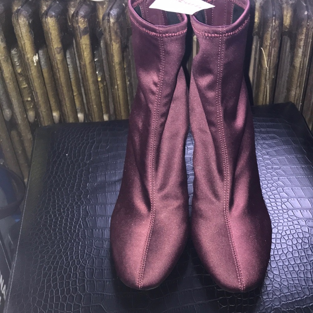 Shoes - Picture 4 of 4